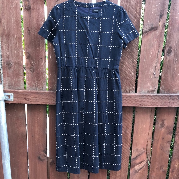 Roolee Dresses & Skirts - Navy and ivory windowpane grid print midi knee length dress